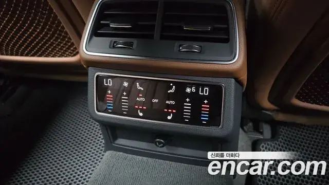 Audi A6 2021 — ფოტო 10/34