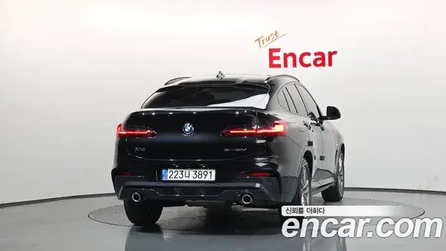 BMW X4 2019 — Şəkil 18/34