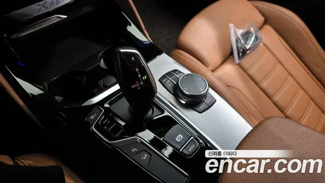 BMW X4 2019 — Şəkil 12/34