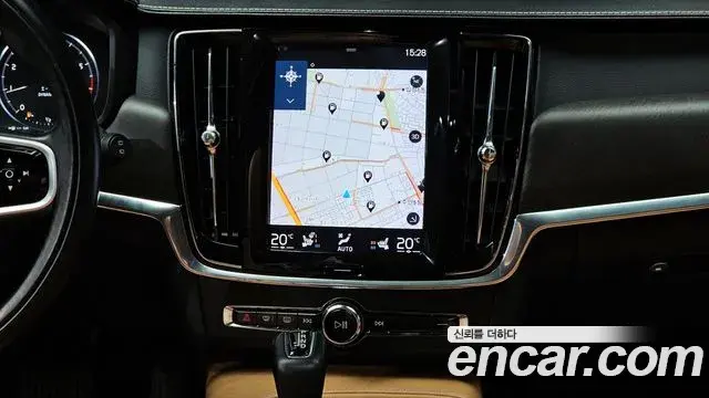 Volvo V90 Cross Country 2018 — Şəkil 14/30