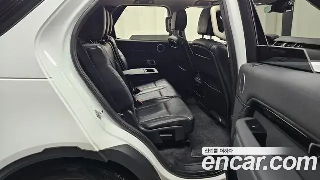 Land Rover Discovery 5 2020 — Photo 5/20