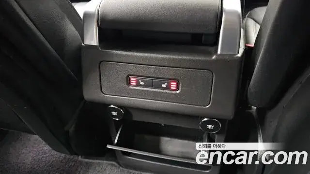 Land Rover Discovery 5 2020 — Photo 18/20