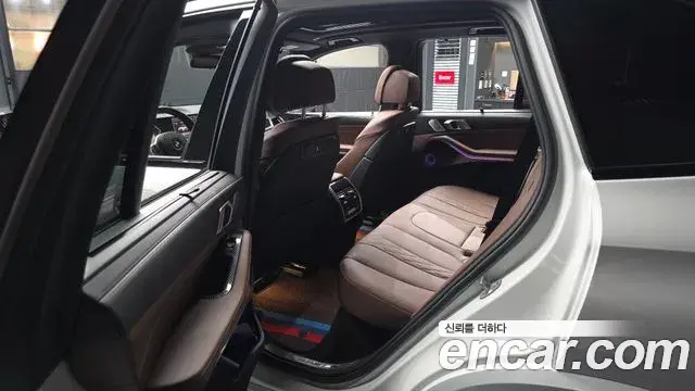 BMW X5 2025 — ფოტო 29/32