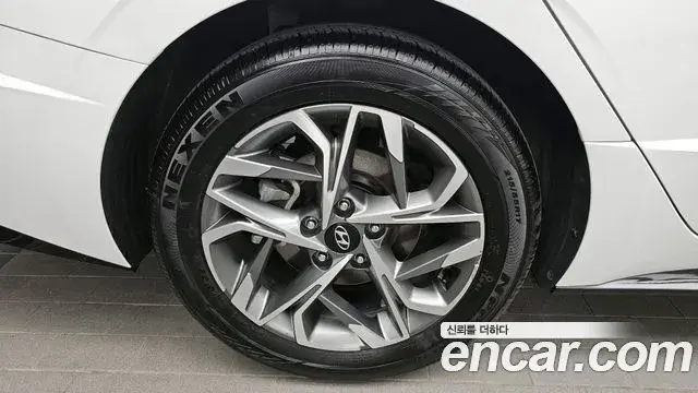 Hyundai Sonata Hybrid 2022 — Şəkil 11/32