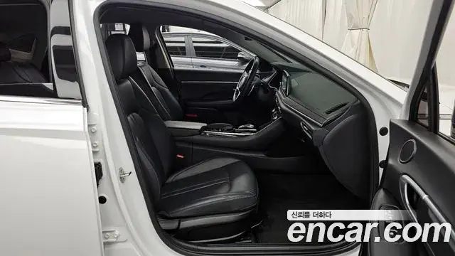 Hyundai Sonata Hybrid 2022 — Şəkil 22/32