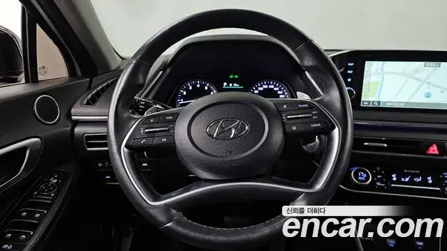 Hyundai Sonata Hybrid 2022 — Şəkil 26/32