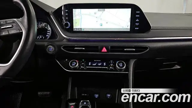 Hyundai Sonata Hybrid 2022 — Şəkil 20/32