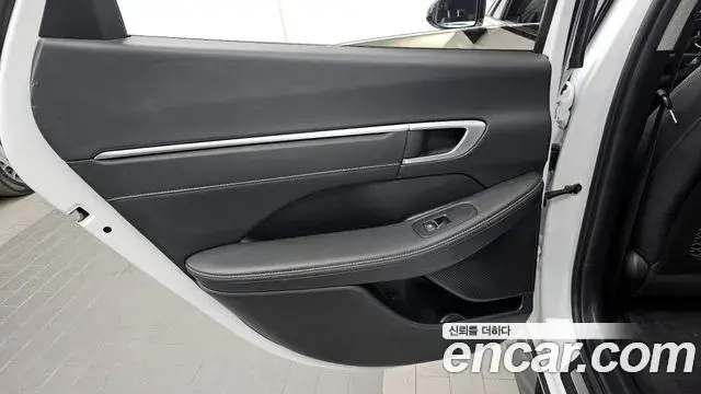 Hyundai Sonata Hybrid 2022 — Şəkil 10/32