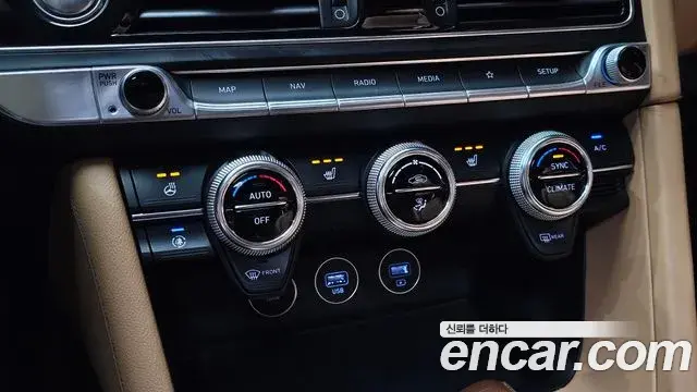Genesis G70 2021 — ფოტო 20/31
