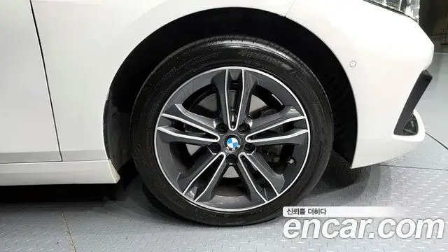 BMW 1 Series 2020 — Photo 9/30
