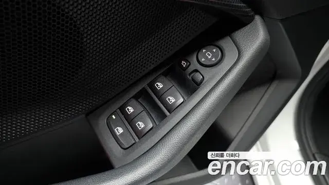 BMW 1 Series 2020 — Photo 12/30