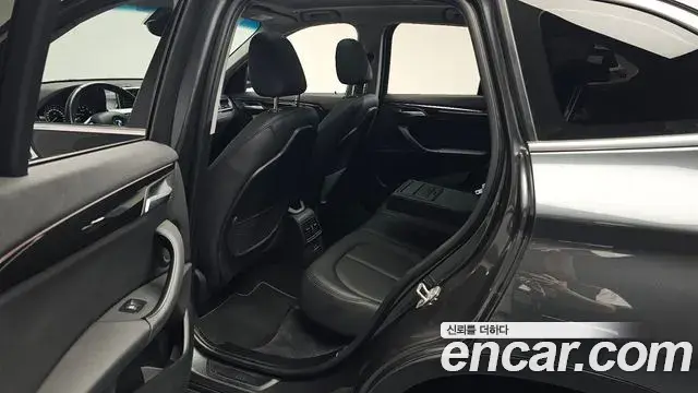 BMW X1 2022 — ფოტო 29/33