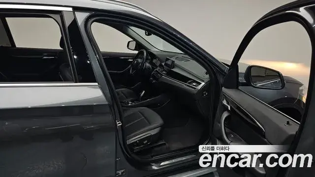 BMW X1 2022 — ფოტო 8/33