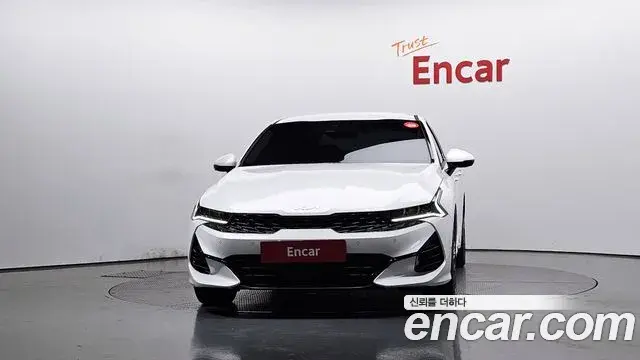 Kia K5 2023 — Şəkil 10/20