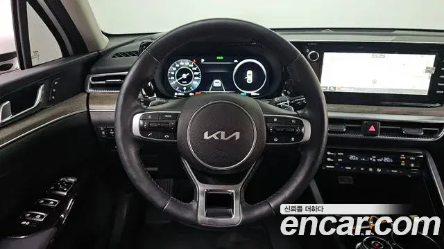 Kia K5 2023 — Şəkil 12/20