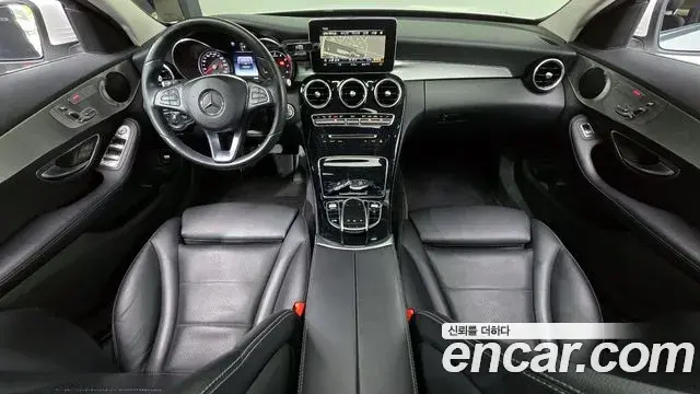 Mercedes-Benz C-Class 2018 — Фото 7/20