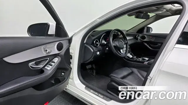 Mercedes-Benz C-Class 2018 — Фото 10/20