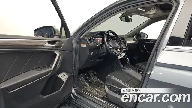 Volkswagen Tiguan Allspace 2022 — ფოტო 13/20