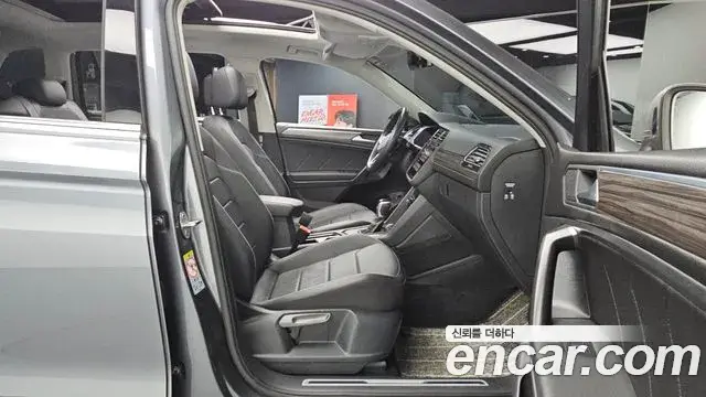 Volkswagen Tiguan Allspace 2022 — ფოტო 15/20