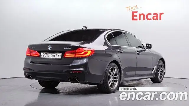 BMW 5 Series 2018 — Фото 1/20