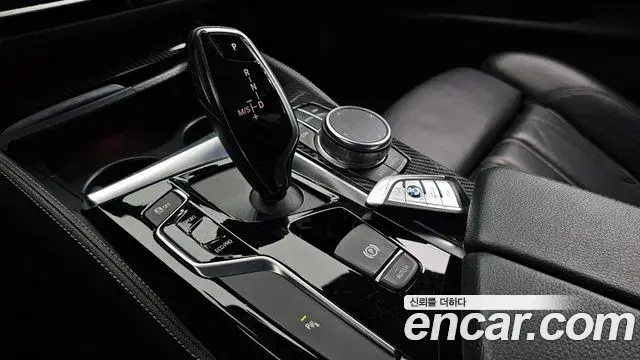 BMW 5 Series 2018 — Фото 7/20