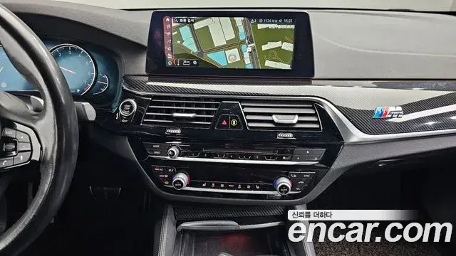 BMW 5 Series 2018 — Фото 17/20