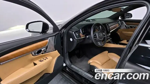 Volvo S90 2019 — Photo 14/33