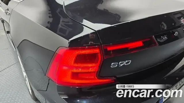 Volvo S90 2019 — Photo 31/33