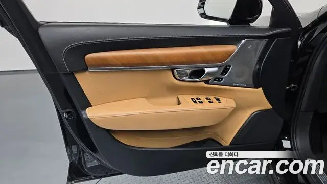 Volvo S90 2019 — Photo 4/33