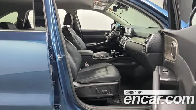 Kia Sorento 2021 — Фото 11/20