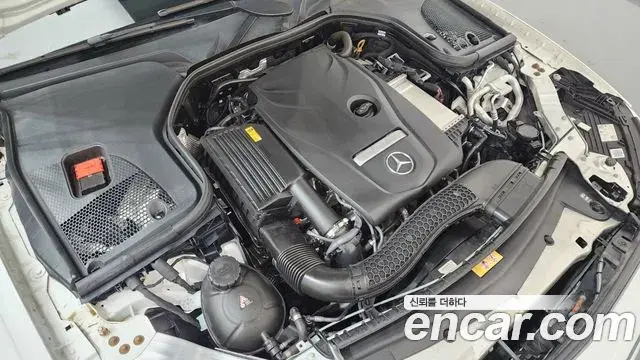 Mercedes-Benz E-Class 2023 — ფოტო 5/20
