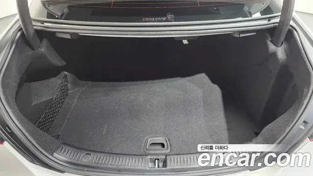 Mercedes-Benz E-Class 2023 — ფოტო 9/20