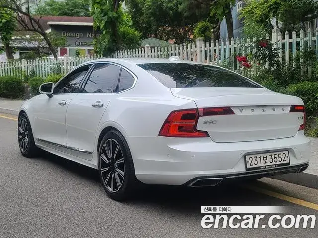 Volvo S90 2019 — Photo 15/20