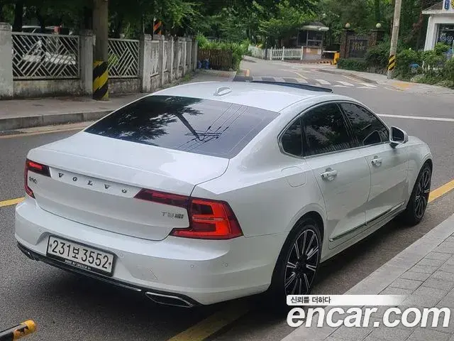 Volvo S90 2019 — Photo 19/20