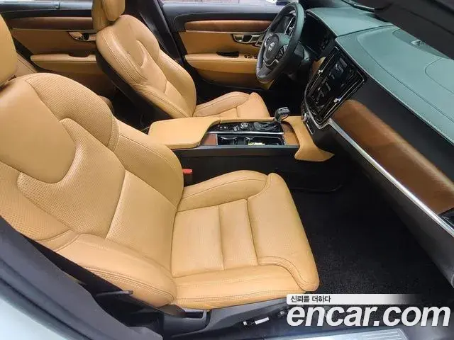 Volvo S90 2019 — Photo 18/20
