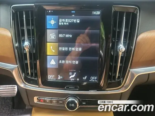 Volvo S90 2019 — Photo 12/20