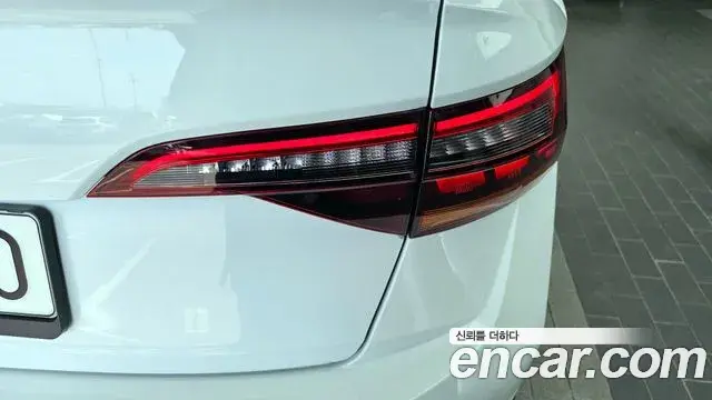 Volkswagen Jetta 2022 — ფოტო 1/32