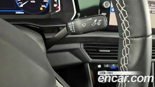 Volkswagen Jetta 2022 — ფოტო 22/32