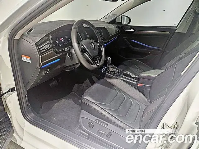 Volkswagen Jetta 2021 — ფოტო 2/13