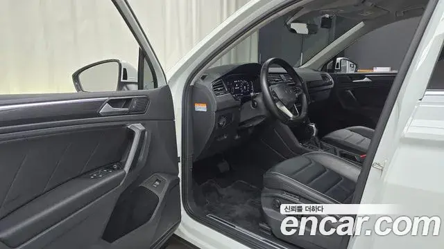 Volkswagen Tiguan 2021 — Şəkil 19/30