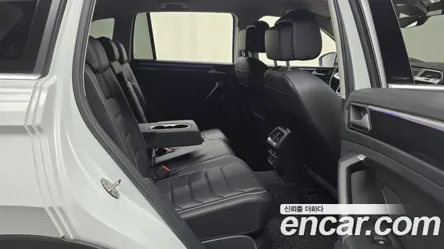 Volkswagen Tiguan 2021 — Şəkil 22/30
