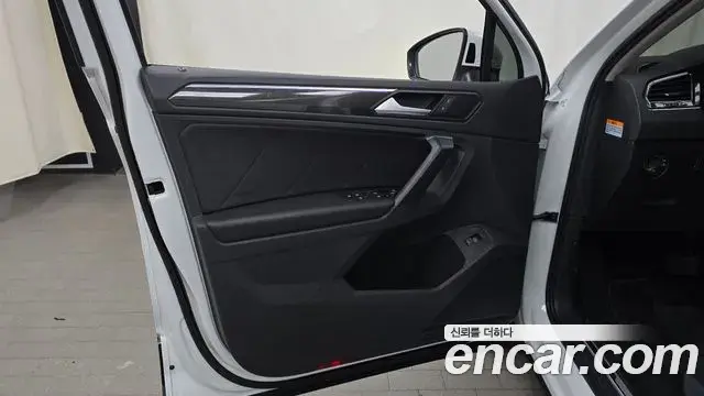 Volkswagen Tiguan 2021 — Şəkil 11/30