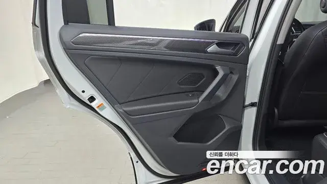 Volkswagen Tiguan 2021 — Şəkil 9/30