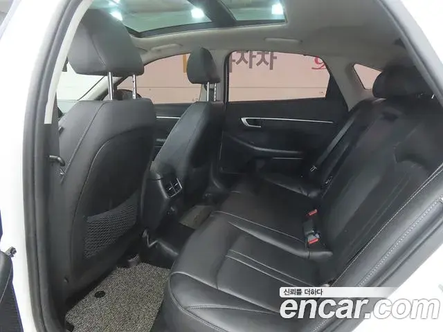 Hyundai Sonata Hybrid 2020 — Photo 17/20
