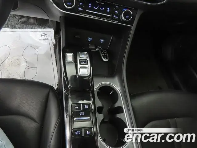 Hyundai Sonata Hybrid 2020 — Photo 11/20