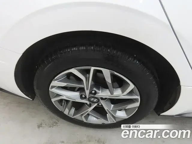 Hyundai Sonata Hybrid 2020 — Photo 12/20