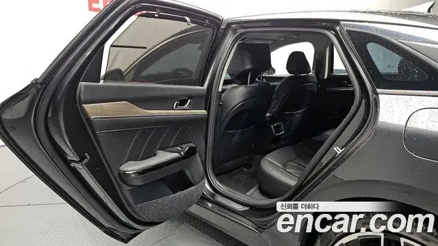 Kia K5 2022 — Şəkil 7/20