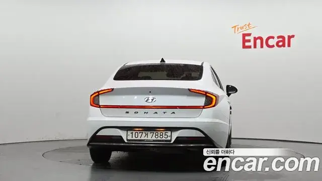 Hyundai Sonata Hybrid 2021 — Şəkil 29/30