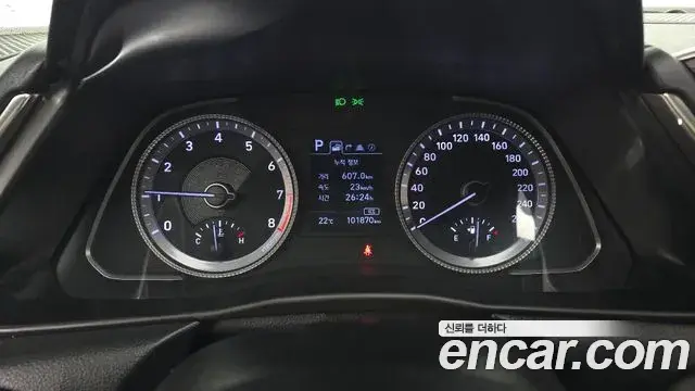 Hyundai Sonata Hybrid 2021 — Şəkil 17/30