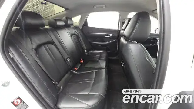Hyundai Sonata Hybrid 2021 — Şəkil 20/30